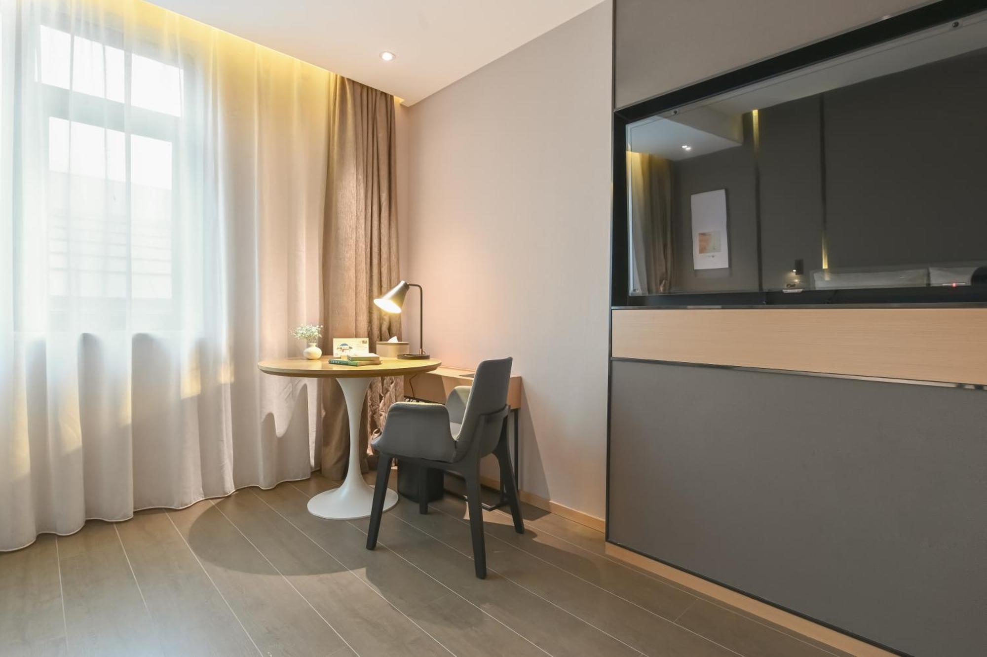 Hotel Atour Joy Chaoyang Road 4*